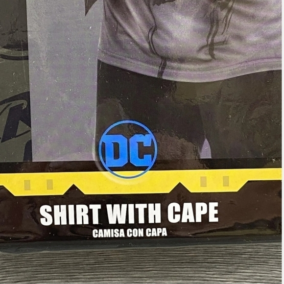 NWT DC Comics Batman Shirt w/ Cape Halloween Costume Cosplay Child S/M Hero New - Picture 5 of 8